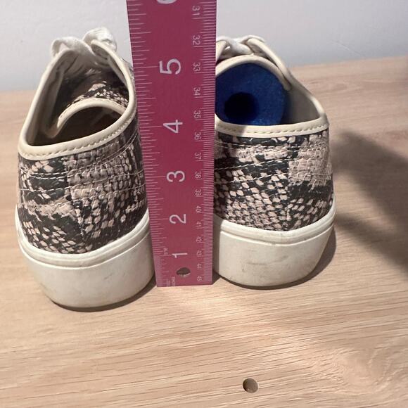 Torrid Snakeskin Print Lace Up Platform Sneaker Sz 7.5 Urban Streetwear Style - Picture 4 of 14